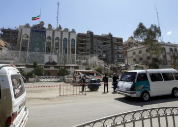 إيران والتأرجح بين الرد والتوظيف