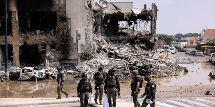 أبرز علامات المشهد الآن ” إشعال الفتنة في جبهة المقاومة “.