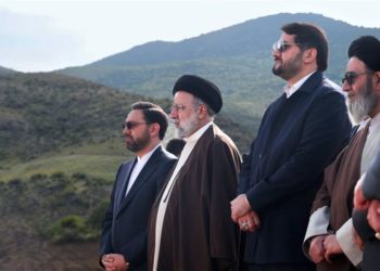 رويترز: مقتل الرئيس الإيراني وجميع الركاب في حادثة تحطم المروحية