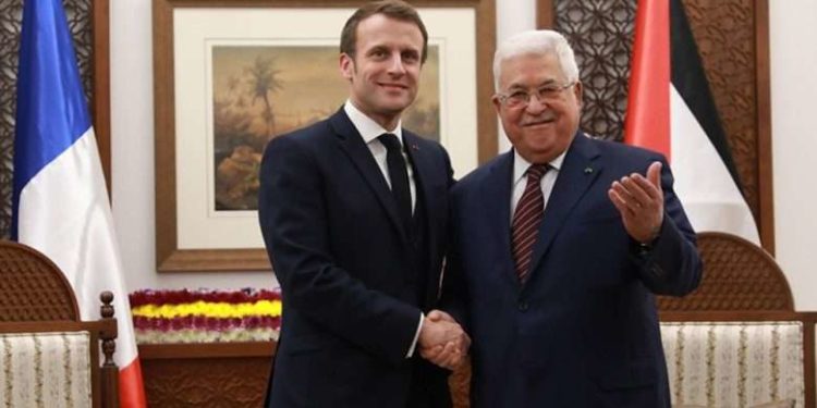 ماكرون يدعو عباس إلى”إصلاح” السلطة..تحضيراً “للاعتراف بدولة فلسطين”