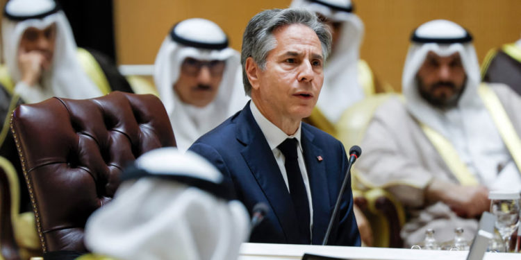 الغارديان: صفقة سعودية-أمريكية تستبعد إسرائيل وتتجاهل التطبيع ودولة فلسطينية