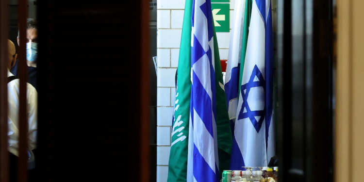 هل تحظى السعودية بصفقتها الدفاعية دون تطبيع إسرائيلي؟ مسؤول يجيب