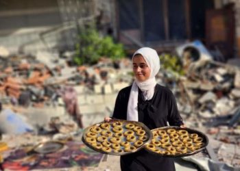 كعك العيد على أنقاض منازلهم: صمود و عزيمة لا تلين