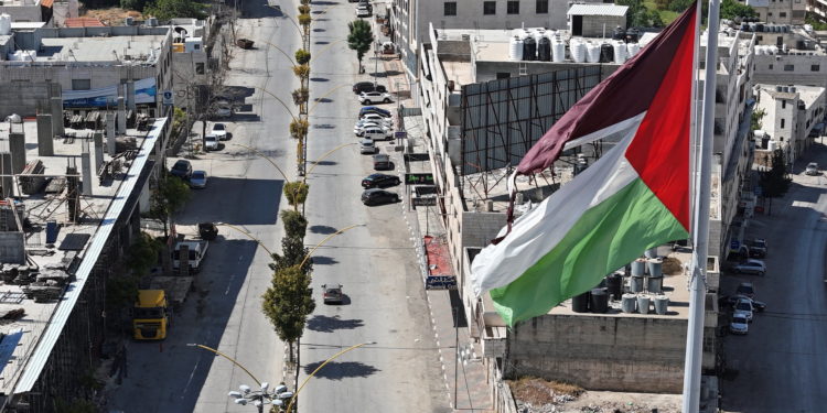 السيطرة الأمنية على الضفة وغزة تحدي للشرعية الدولية