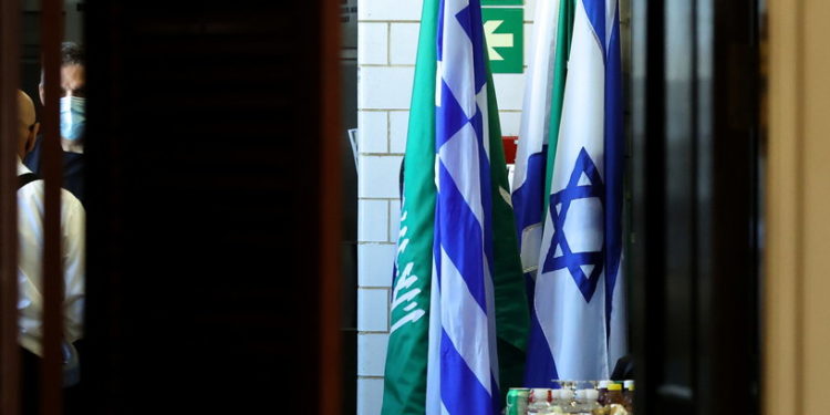 محطات “التعاون السري” بين السعودية وإسرائيل منذ عقود