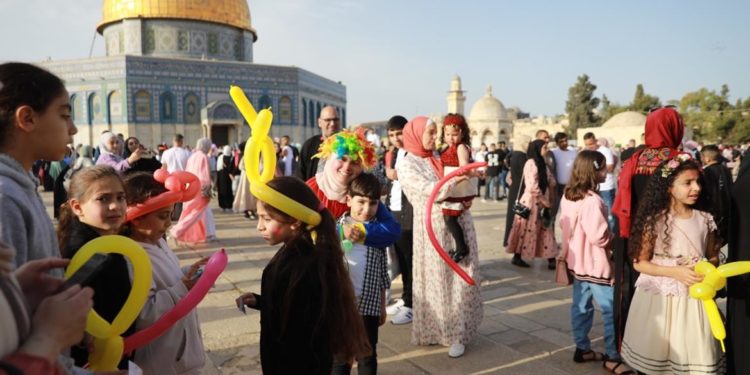 يا عيد قد ذكرتني أمي