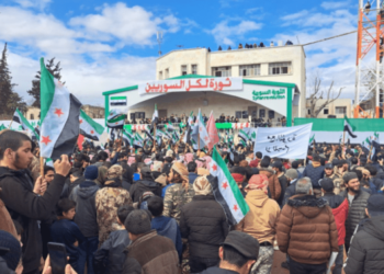 هل يواجه الحراك الشعبي السوري خذلاناً مُركّباً؟