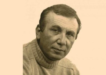 كاتبة تركية تبعث برسالة إلى نزار قباني: السوريون يتعرضون للإهانة في بلدي