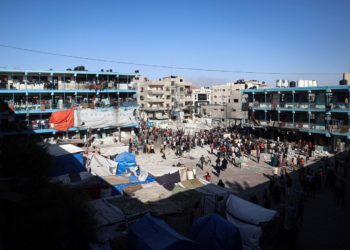 “حماس” تعلن الاستعداد لقبول هدنة غزة دون شروط مستجدة .. غوتيريش يندد بمقتل 6 من موظفي “الأونروا” في قصف إسرائيلي وسط القطاع