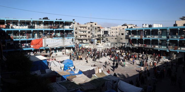 “حماس” تعلن الاستعداد لقبول هدنة غزة دون شروط مستجدة .. غوتيريش يندد بمقتل 6 من موظفي “الأونروا” في قصف إسرائيلي وسط القطاع