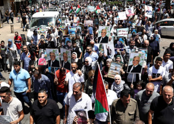 أثارت تعاطفا واسعا.. مسؤولون فلسطينيون: مقتل ناشطة أمريكية باحتجاج في نابلس