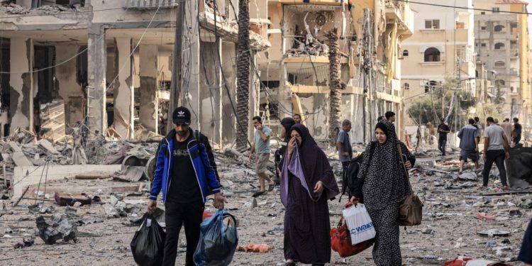 سرقة الأرض وتهويدها وسياسات التهجير المتلاحقة