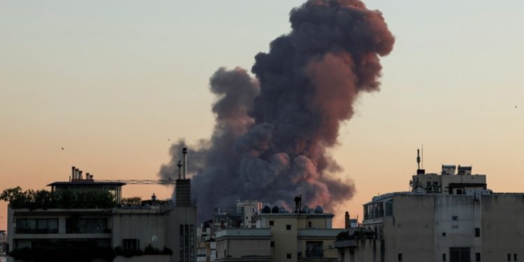 استهداف مقر قيادة حزب الله في بيروت.. الإعلام الإسرائيلي يرجّح مقتل نصر الله