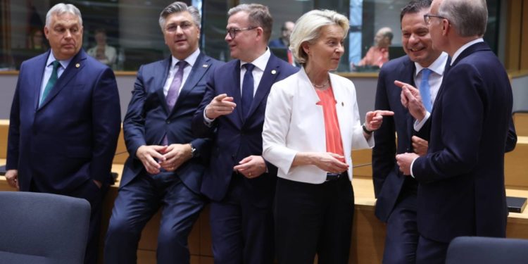   إنهاء الاحتلال والدور الأساسي للاتحاد الأوروبي