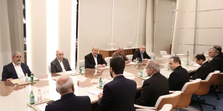 إيران وإسرائيل.. من بدأ الحرب؟