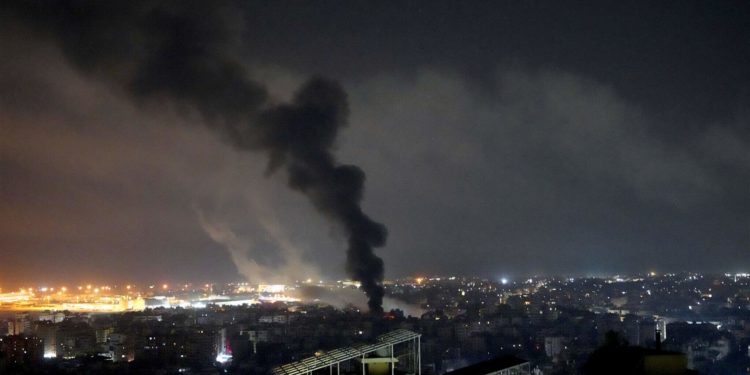 لبنان بين حدّين: النهوض أو الانهيار