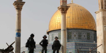 هل تنبأ الأدب بزوالهم