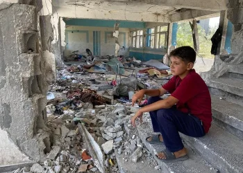 الاحتلال يفصل شمال غزة ويهجر ما تبقى من السكان  