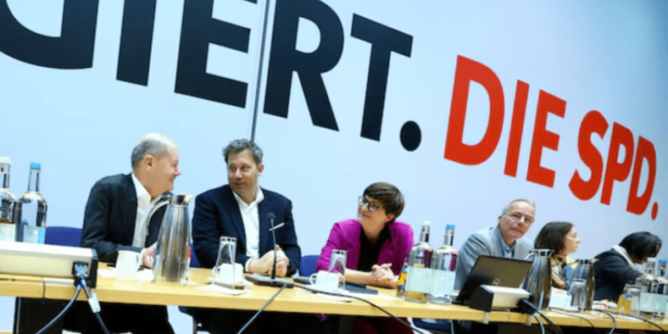 انهيار حكومة شولتز والانتخابات الألمانية المبكرة