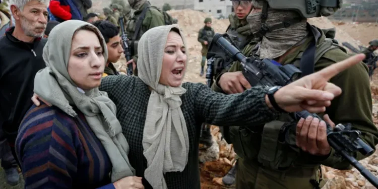 المرأة الفلسطينية في مواجهة الإبادة والوحشية الإسرائيلية