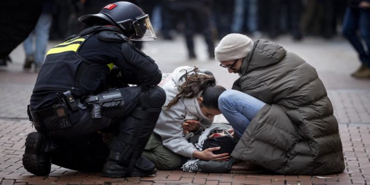 في واقعة أمستردام