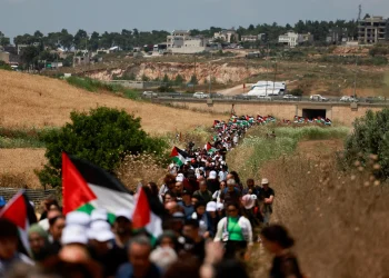  أيعادي المرء نفسه