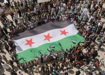 علم الثورة السورية سيرتفع في كامل مناطق “الإدارة الذاتية” شرق سورية