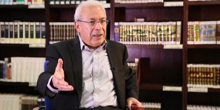  برهان غليون لـ”المدن”: الحل بتنازل الأسد أو الانقلاب عليه