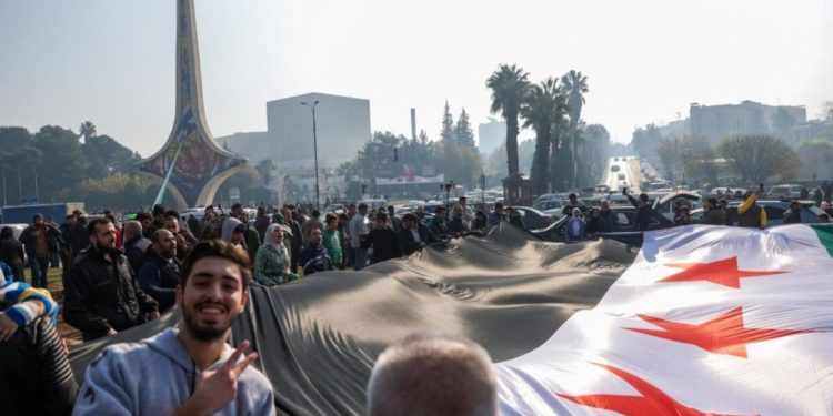 الإمارات تتواصل مع الحكومة السورية.. هل غيرت موقفها؟