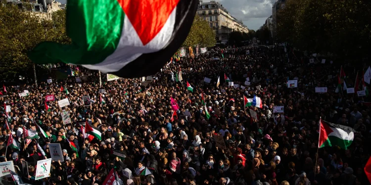  الشعب الفلسطيني يتعرض لأبشع جرائم العصر 