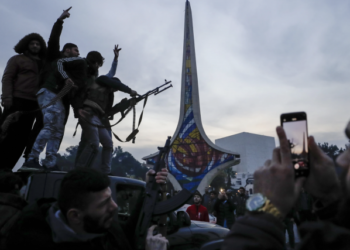 كيف كان الطريق إلى سقوط الطاغية