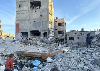 غزة لوحدها ترفع رأسها شموخًا