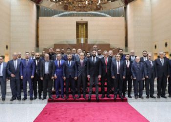 تمهيداً لإعلان حلهما.. الشرع يلتقي وفداً من هيئة التفاوض والائتلاف في دمشق