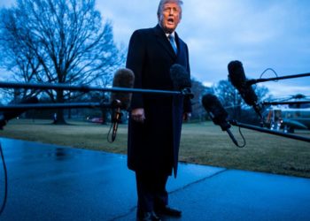 خطورة أن يمسك جاهل أحمق بدفّة النظام الدولي